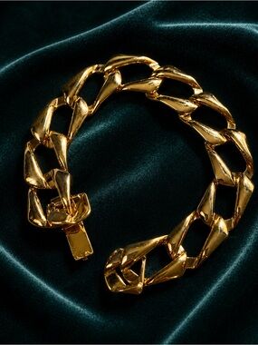 Vintage Chunky Cuban Link Gold Tone Bracelet 7.5”